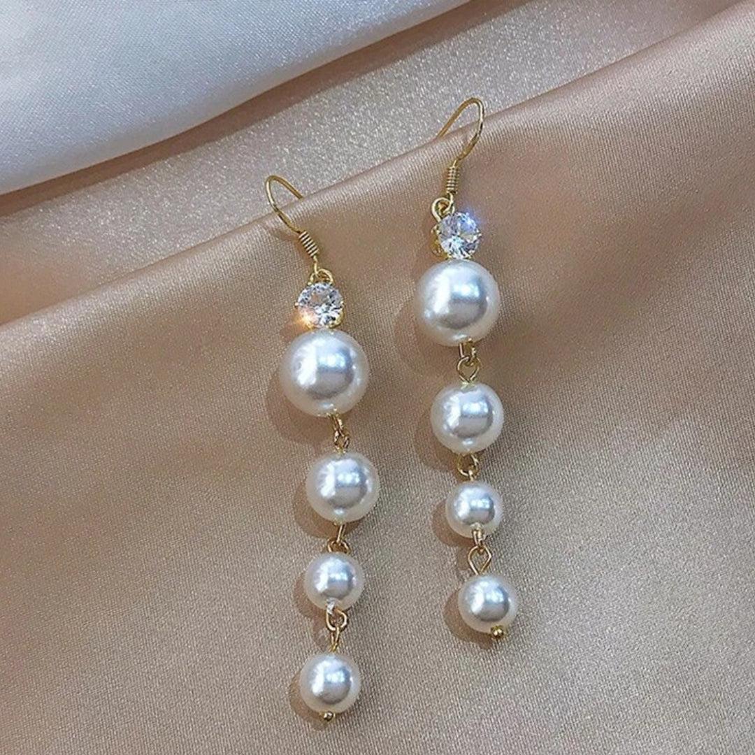 金色のパールペンダントピアス