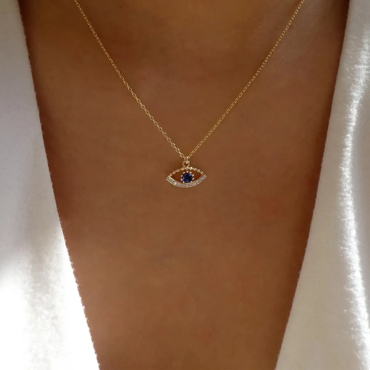 金メッキのナザール・ボンジュ ネックレス ジルコニア付き