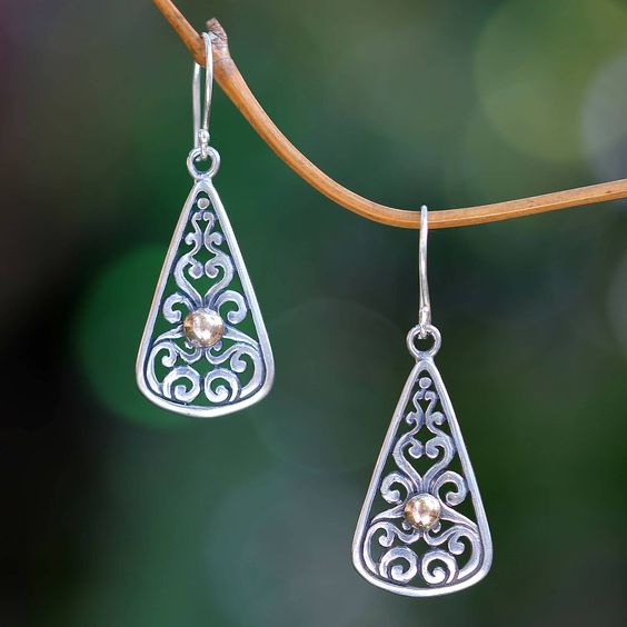 アンティーク中空パールのイヤリング