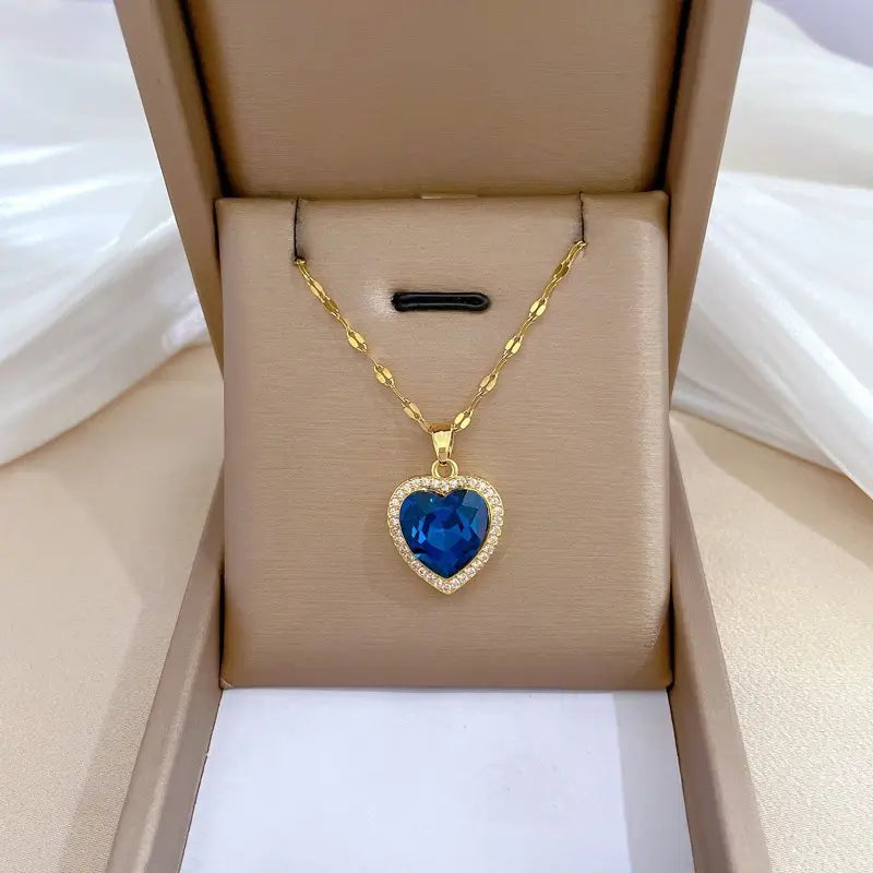 金色サファイアのハート型ネックレス