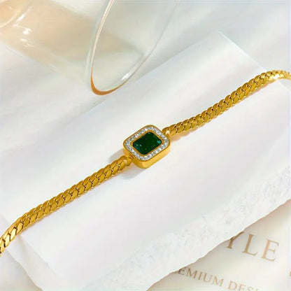 金のエメラルドチェーンブレスレット