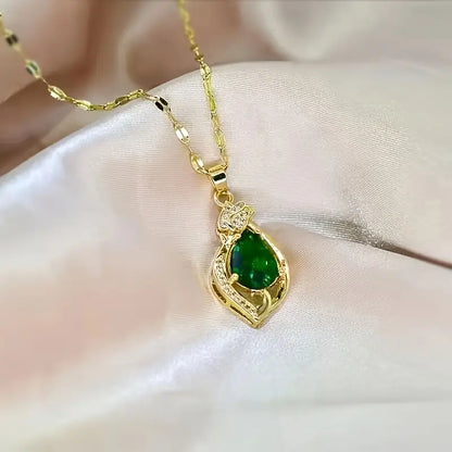金色のエメラルド ティアドロップ型 ペンダント ネックレス