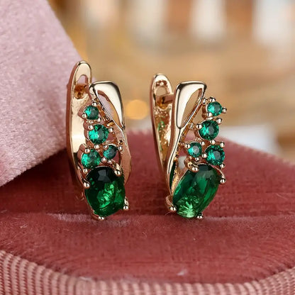 金色のエメラルド・クラスター・ドロップピアス