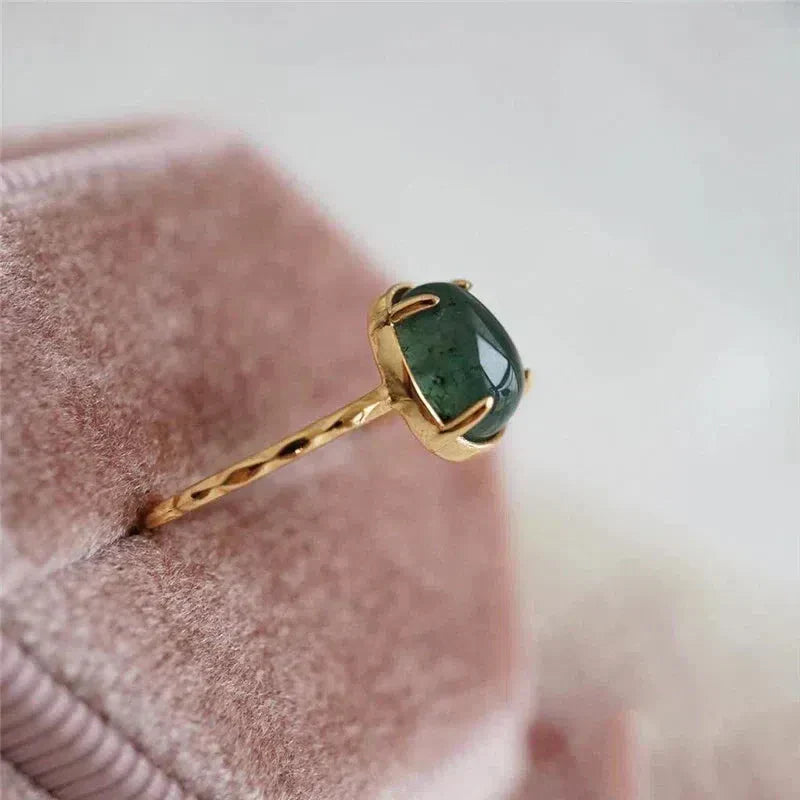 金色のグリーン水滴型ラグジュアリーリング