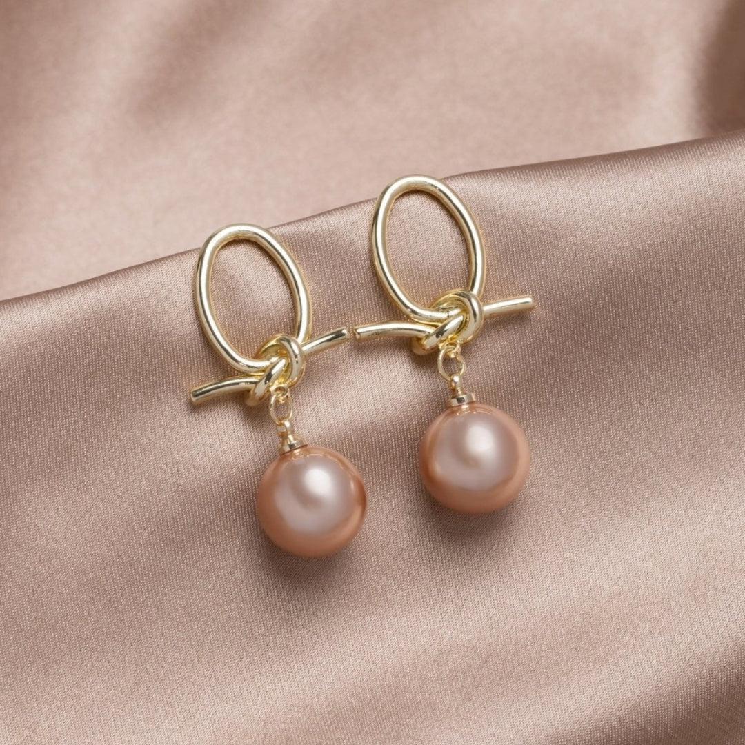 金色パールのループピアス