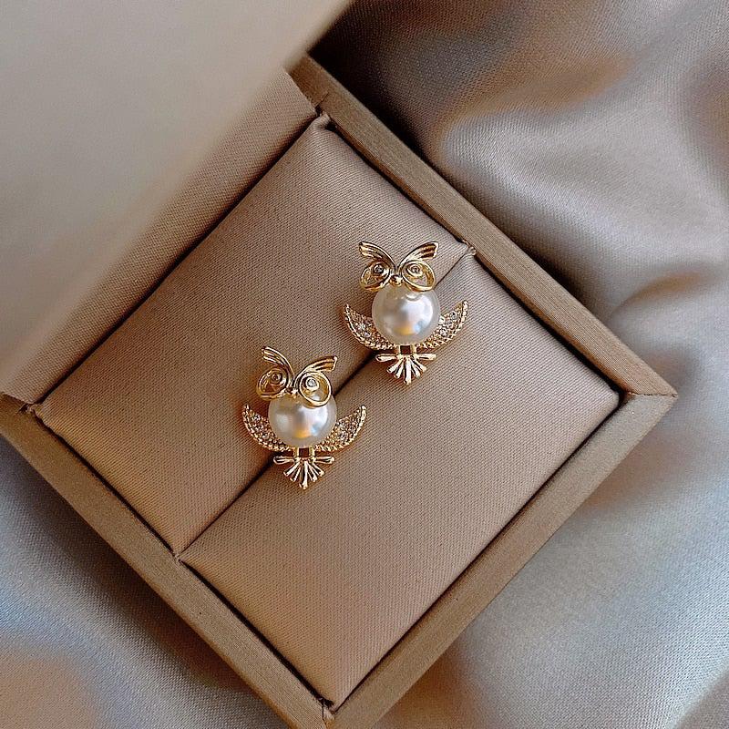 金色のフクロウのピアス