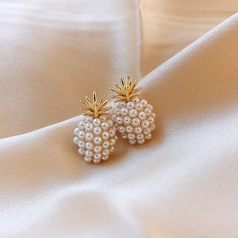金色のクラスター・パールスタッドピアス