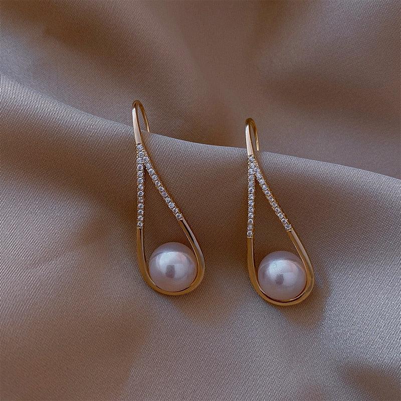 ローズゴールドのパールピアス