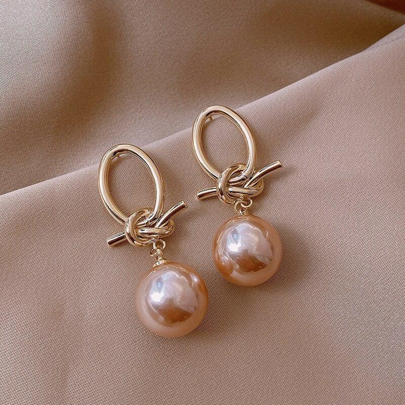 金色パールのループピアス