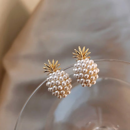 金色のクラスター・パールスタッドピアス