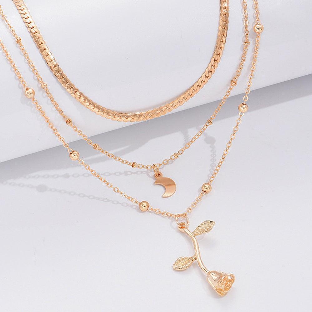 金色の薔薇のペンダントネックレス