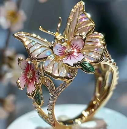 ヴィンテージ金色のプリフディダナス花モチーフリング