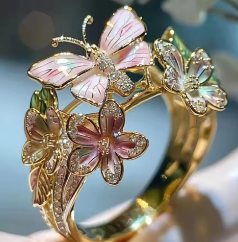 ヴィンテージ金色のプリフディダナス花モチーフリング