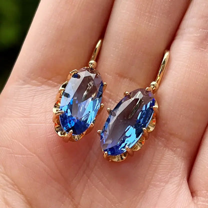 金色サファイアのドロップピアス