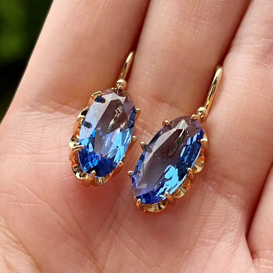 金色サファイアのドロップピアス