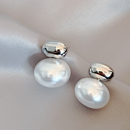 金色のオーバルパールピアス