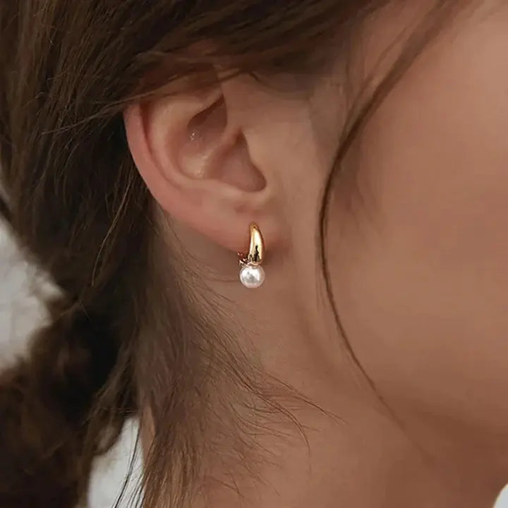 金色パールのフープピアス