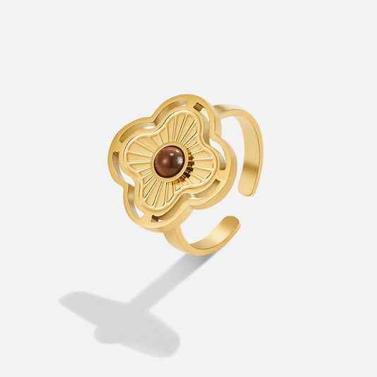金色の花モチーフのオープンリング