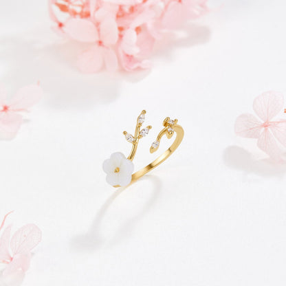 ゴールドの花と葉のオープンリング